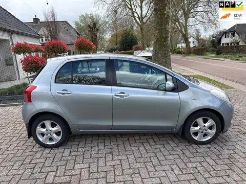 Toyota Yaris 1.3 VVTi Luna