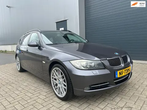 BMW 3-serie Touring 335xi High EXE AUT NAVI XENON PDC