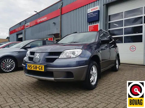 Mitsubishi Outlander Sport 2.0 Invite+