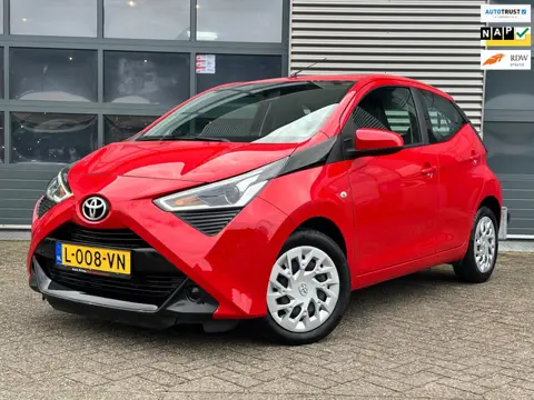 Toyota Aygo 1.0 VVT-i x-play | Camera | CRUISECR | Carplay | Airco