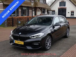 BMW 1-serie 118i Executive Edition CAMERA / ACC / SPORTSTOEL