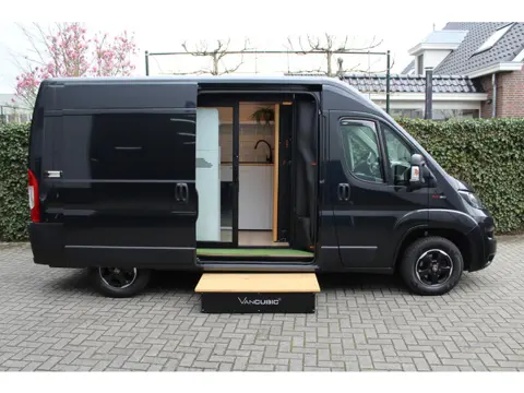 Fiat Ducato 30 2.3 MultiJet 120PK Euro6 L2H2 Buscamper - VanCubic Premium - Nieuwe camper inrichting
