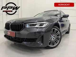 BMW 5 Serie Touring 530e xDrive High Exe PANO/TREKHAAK/SOH 92%/H&K/360CAMERA/ACC/19"M-SPORT BREEDSET