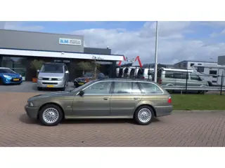 BMW 5-serie Touring 525i youngtimer hele aparte kleur zeldzaam inr mog