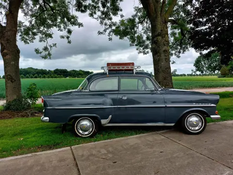 Opel Rekord OLYMPIA NEDERLANDSE AUTO (bj 1957)