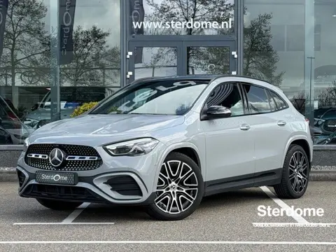 Mercedes-Benz GLA 200 Business Solution AMG l Panoramadak l MBUX l MULTIBEAM LED l Keyless Go l Came