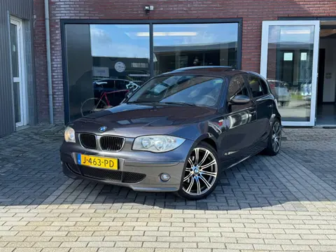 BMW 1-serie 120i | Pano | Stoelverwarming | Clima |
