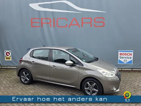 Peugeot 208 1.2 VTi Envy NAVI TEL PDC CC LM (bj 2013)