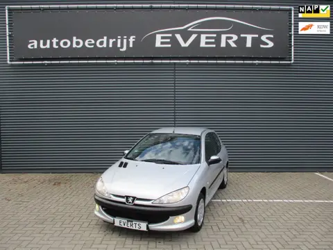 Peugeot 206 1.4 XR Challenge 134718 Km Nap Nwe apk 31-03-2027 met steekproef nette goed rijdende aut