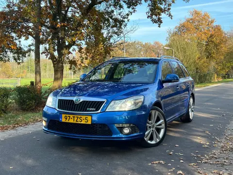 Skoda Octavia Combi 2.0 TFSI VRS Cruise + Clima + Navi