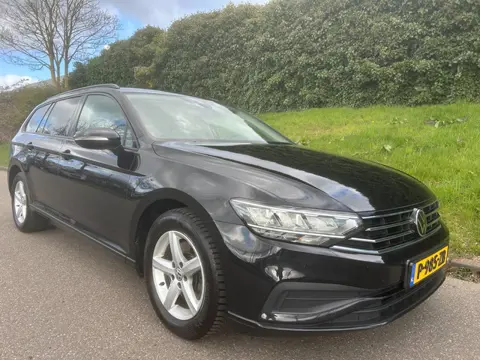 Volkswagen Passat Variant 2.0 TDI Business - Navi - Clima - PDC - Trekhaak