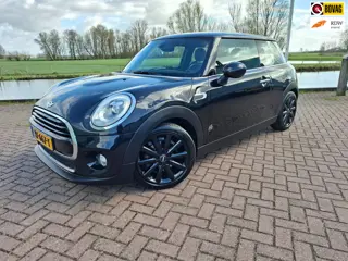 Mini Mini 1.5 Cooper Chili Serious Business Clima Navi Cruise PDC Stoelverwarming