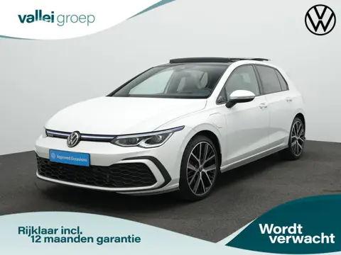 Volkswagen Golf 1.4 eHybrid 245 pk GTE | Panoramadak | Trekhaak | Leder | Adaptief onderstel | Geheu