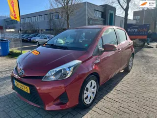 Toyota Yaris 1.5 Full Hybrid - CAMERA - CRUISE - NETJES !