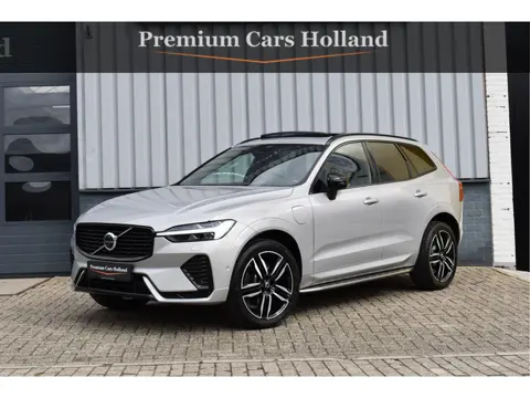 Volvo XC60 2.0 T6 Plug-in hybrid AWD R-Design 350 Pk SOH 93% Pano Trekhaak H/K Memory 360 Camera HUD