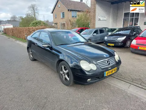 Mercedes-Benz C-klasse Sportcoupé 200 K. Bak schakelt niet goed over, Loop Sloop