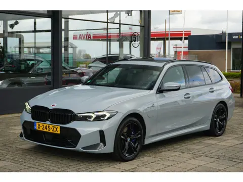 BMW 3-serie Touring 330e xDrive | M Sport Pro | ACC | PANO | Trekhaak
