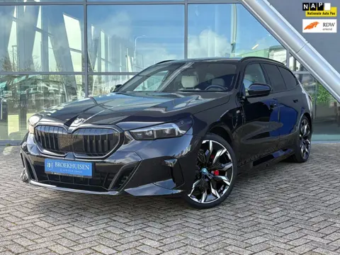 BMW 5-serie Touring 530e M sport Pro 293pk Panoramadak / Trekhaak / Stoelventilatie / Laser Lichten