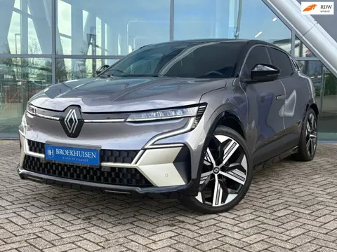 Renault Megane E-Tech Comfort range iconic 60 kWh 218pk Stoel-Stuur Verwarming / H/K Audio / 360 Cam