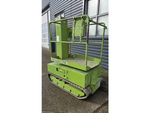 Aichi RM040 rups hoogwerker