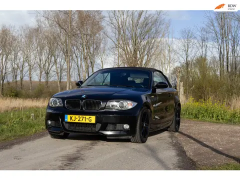 BMW 1-serie Cabrio 120i M uitvoering Nieuw APK