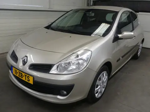 Renault Clio 1.6-16V Dynamique - Automaat - Trekhaak
