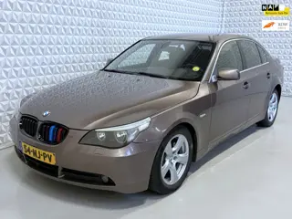 BMW 5-serie 520i Executive 6-cilinder Sedan / AUTOMAAT (2003)