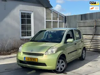 Daihatsu Sirion 2 1.0-12V Trend | Nieuwe APK | Airco | El. Ramen | Recente onderhoud | Rijdt en scha