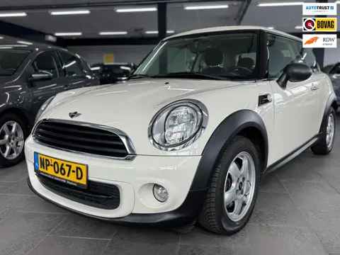 Mini Mini 1.6 One Pepper airco elektrische pakket om-velgen 125 dzkm zeer goede onderhouden
