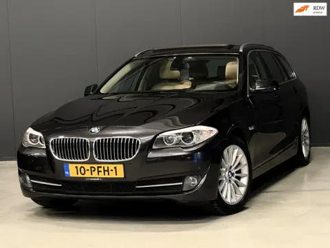 BMW 5-serie Touring 523i Executive AUTOMAAT PANODAK|HEAD-UP|LEDER|NAVI | KEURIGE AUTO !