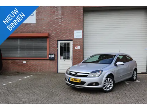 Opel Astra GTC 1.8 Business 3e eigenaar NAP Cruise Trekhaak 10-26 APK Leder Airco PDC