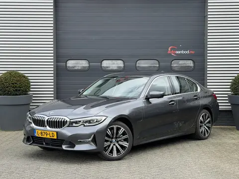 BMW 3-serie 330e | 360* Camera | Navigatie | Lederen Bekleding | DAB | Trekhaak |