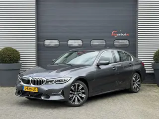 BMW 3-serie 330e | 360* Camera | Navigatie | Lederen Bekleding | DAB | Trekhaak |