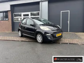 Peugeot 107 1.0 Active Airco | Led| Toerenteller| Centrale vergrendeling | Elektr Ramen