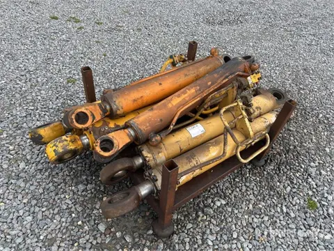 QUANTITY of (6) Cylinder