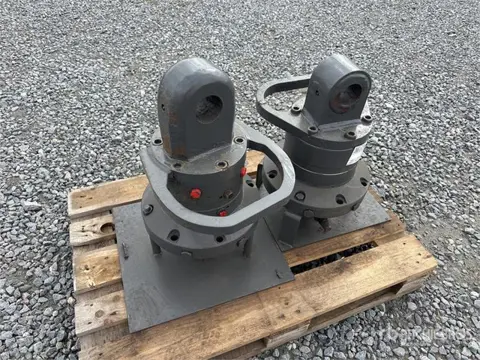 QUANTITY of (2) Compact Hydraulic Rotators