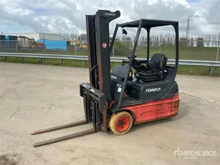 Linde E14-02 (bj 2004)