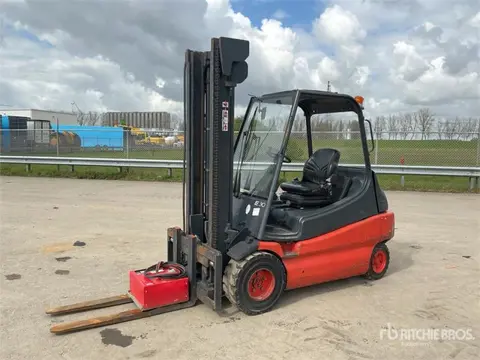 Fenwick-Linde E30-01 3000 kg Electric Forklift