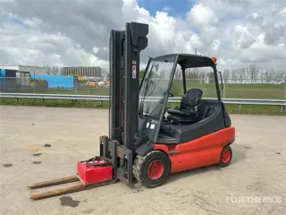 Fenwick-Linde E30-01 3000 kg Electric Forklift
