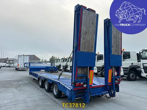 Hoet Trailers