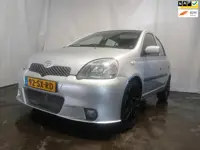 Toyota Yaris 1.3 VVT-i S-Line - Links / Rechts Voor Schade