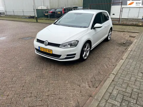 Volkswagen Golf 1.2 TSI Highline Airco Pdc Voor En Achter