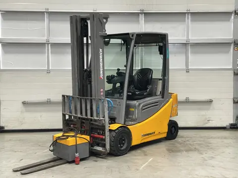 JUNGHEINRICH EFG 320 2021 2.0T