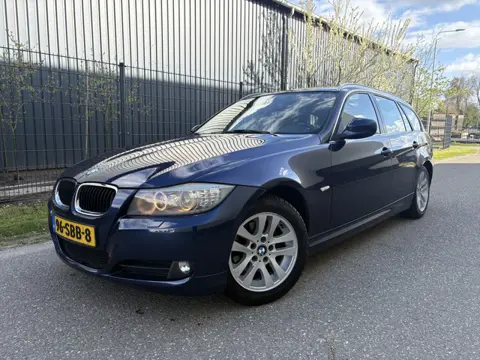 BMW 3 Serie Touring 318i Corporate Lease Luxury Line / NAVI / CRUISE / LEER / AIRCO