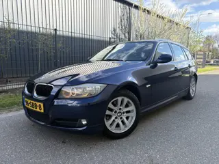 BMW 3 Serie Touring 318i Corporate Lease Luxury Line / NAVI / CRUISE / LEER / AIRCO