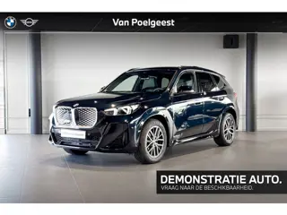 BMW iX1 eDrive20 | M Sport | Stoelverwarming | Premium Pack | Achteruitrijcamera |