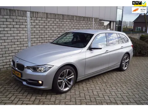 BMW 3-serie Touring 316i Executive Sport Line Autom Navi Xenon Sportst Apple Carplay Clima Cruise PD
