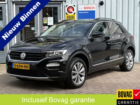 Volkswagen T-Roc 1.5 TSI Sport Business R | AUTOMAAT | TREKHAAK | CAMERA | PANO | NAVI |