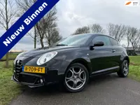 Alfa Romeo MiTo 1.4 Distinctive | Pack Sport | Apple CarPlay/Android Auto | 17" Velgen | DNA | Airco