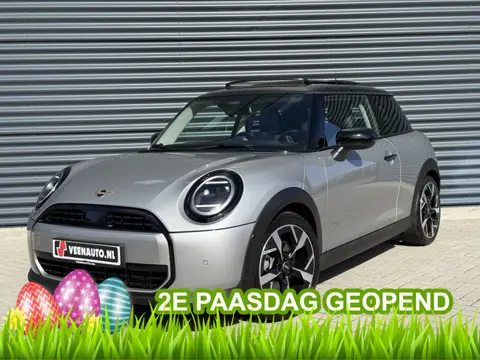 MINI Mini 1.5 Cooper C Pano/Camera/Apple/Leder 2e Paasdag geopend van 12:00 tot 16:00 uur